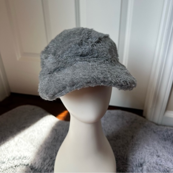 SOLD! On eBay 375MaxMara Label-cut Gray Alpaca Wool Blend Teddy Baseball Cap - Picture 3 of 16